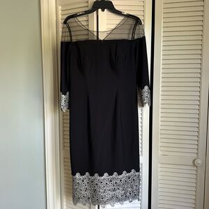Elegant Kay Unger cocktail dress – silver lace– size 10 – illusion neckline